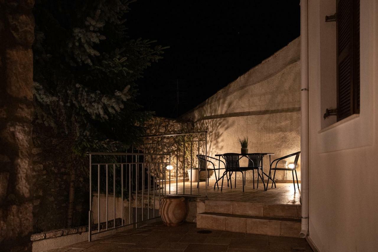 Pano'S House Lägenhet Arachova Exteriör bild